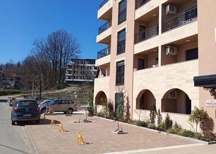 Ramonda Sa Bazenom, Apartament